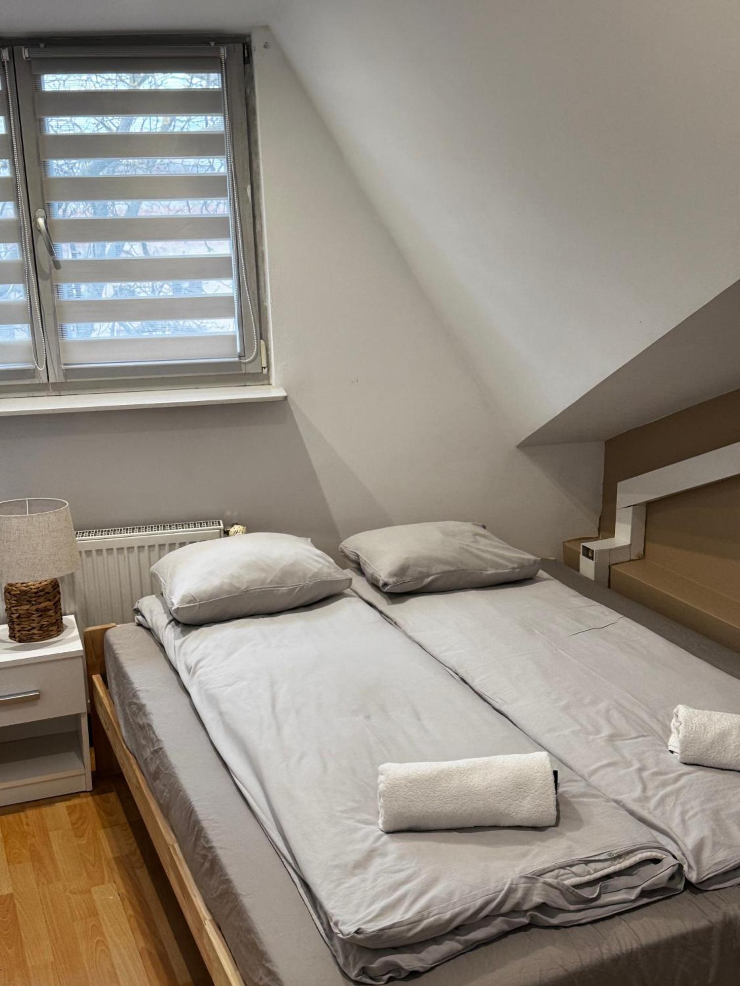Esa Home Varsovie Extérieur photo